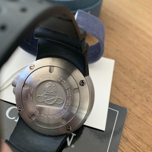 Men’s Citizen Eco-Drive Professional Divers watch 300M , worn once ! - Picture 6 of 16